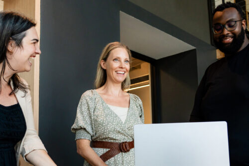 Year-End Employee Recognition: A Planning Timeline for HR Teams