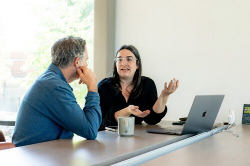Experiential Rewards for Employees: Why They Outperform Cash Bonuses